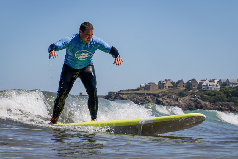Surf lessons for adults with Surf Harmony in Saint-Briac-sur-mer near Saint-Malo.