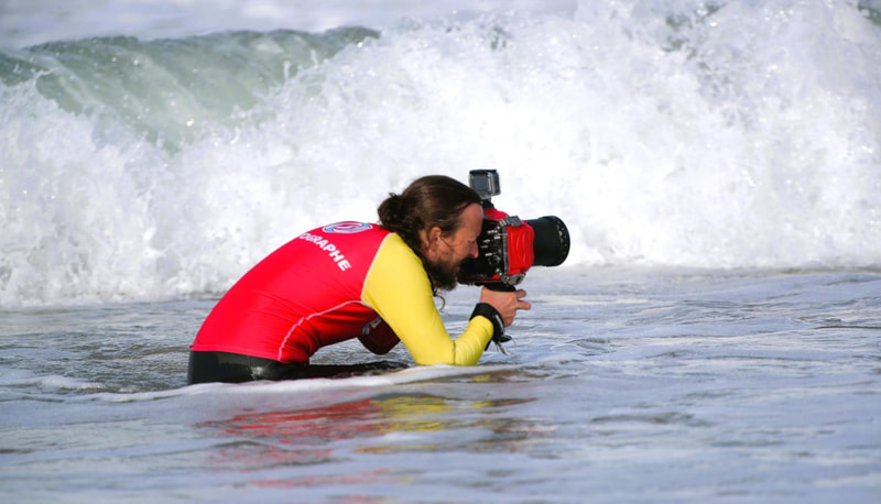 Profitez des services du photographe Léo Laurent, spécialisé dans la photographie de surf.